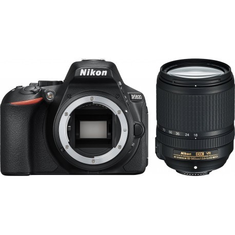 Nikon D5600 + 18-140мм AF-S VR Kit, черный