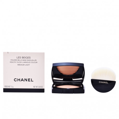 Пудра les beiges. Пудра Chanel les Beiges Medium Light. Запеченная пудра Chanel "les Beiges Belle  mine" 12 g. Шанель Медиум Лайт плюс. Les Beiges Maxi poudre Belle mine ensoleillee свотчи.