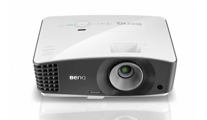 BenQ projector MW705