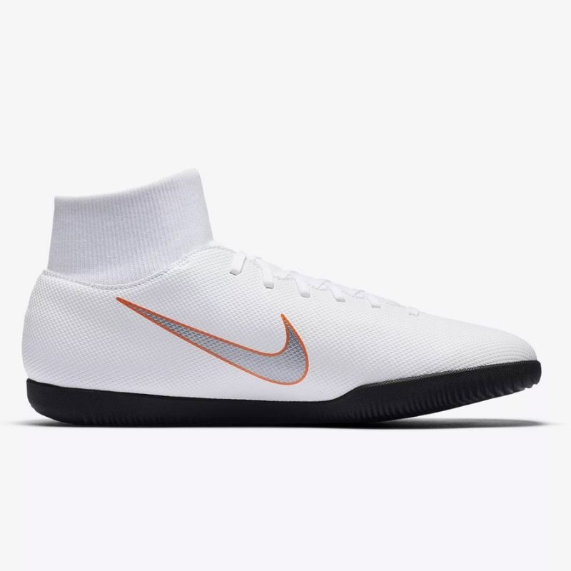 Men s football shoes Nike Mercurial Superfly 6 Club IC M AH7371 107 Training shoes Photopoint.lv