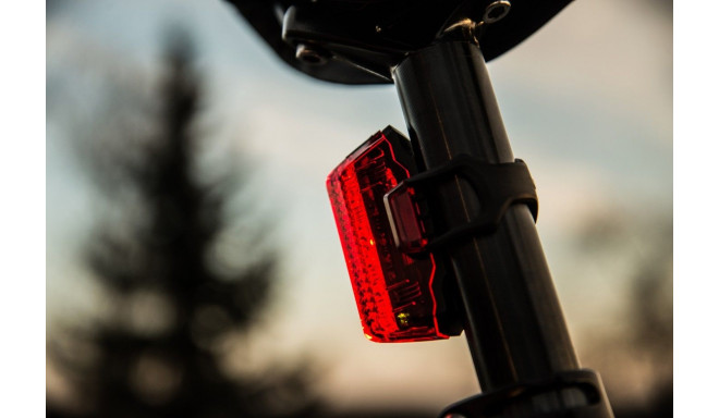 Jalgratta tagatuli punane äär, 3 lm