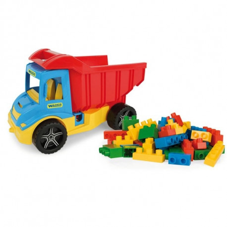 Multi Truck tip-lo rry with blocks