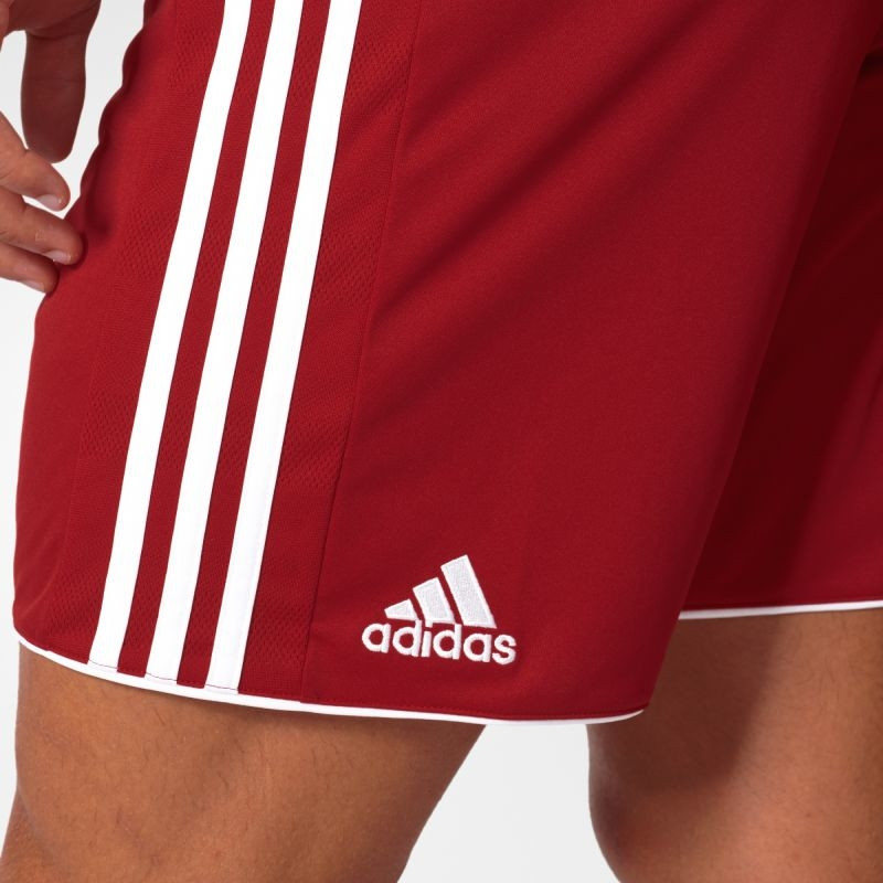 Футбольные базы adidas