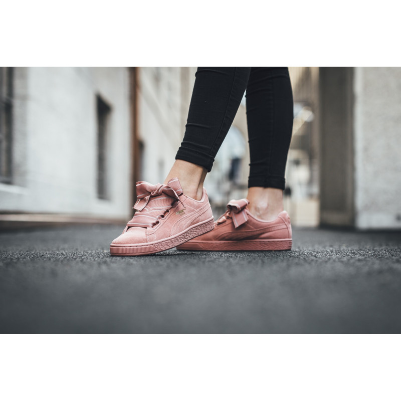 Puma suede heart hot sale satin ii