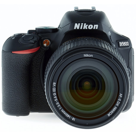 Nikon D5600 18-140 VR