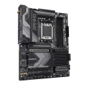Mainboard|GIGABYTE|AMD X670|SAM5|ATX|Memory DDR5|Memory slots 4|2xPCI-Express 3.0 16x|1xPCI-Express 
