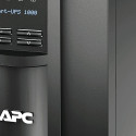 APC Smart-UPS SMT1000iC Line Interactive SmartConnect 1000 VA 700 W