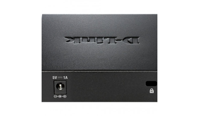 D-LINK 5-port 10/100 Metal Housing Desktop Switch