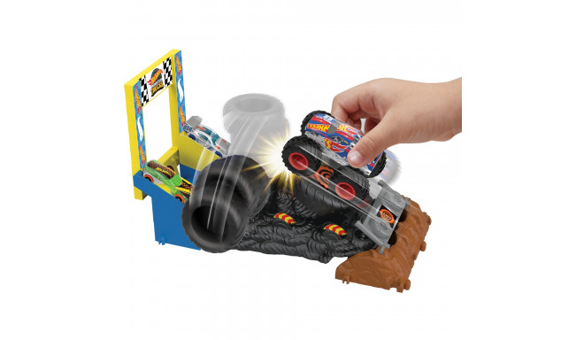 Hot Wheels Monster Trucks Arena World: Entry Challenge - Race Ace's Tire Smash Race, Track (includes