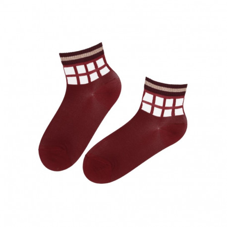 SOKISAHTEL MARLEY punased sädeleva äärega sokid 444