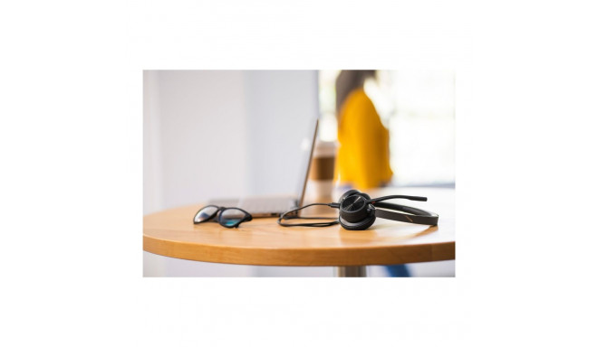 HP Poly Voyager 4320 Microsoft Teams sertifitseeritud peakomplekt +BT700 dongel +laadimisalus