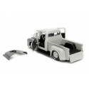 Vehicle with figure Street Fighter 1956 Ford Pickup 1/24