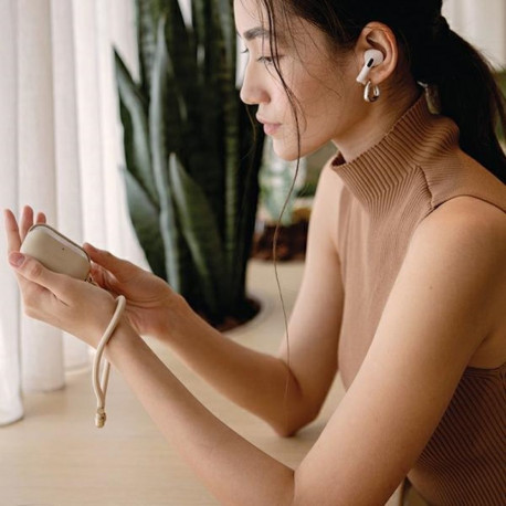UNIQ Coehl Haven AirPods Pro 2(2022/2023) case beige/dusty nude