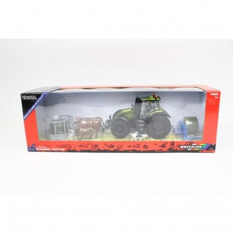 TOMY Britains Valtra komplekt 43323, metallikroheline