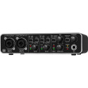 Behringer UMC204HD supplementary music equipment