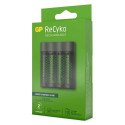 GP ReCyko M451/270 4-pordiline USB-laadija koos 4xAA NiMh 2600mAh akudega