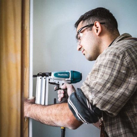 Makita AF506 Nailer Pneumatic