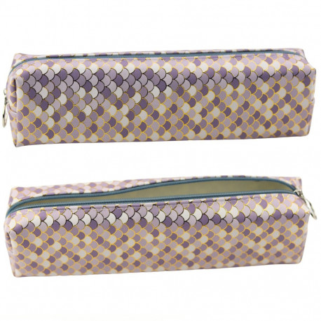 pinal kooli hall läikivad kuldsed elemendid