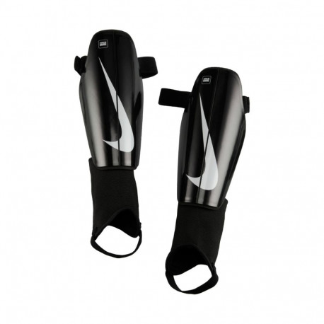Ochraniacze piłkarskie Nike Charge czarne DX4608 010 L