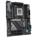 GIGABYTE X870 GAMING X WIFI7 Motherboard - Supports AMD Ryzen 9000 CPUs, 16+2+2 phases VRM, up to 80