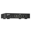 QNAP QSW-1105-5T network switch Unmanaged Gigabit Ethernet (10/100/1000) Black