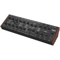 Behringer Kobol Expander - analoog poolmodulaarne süntesaator