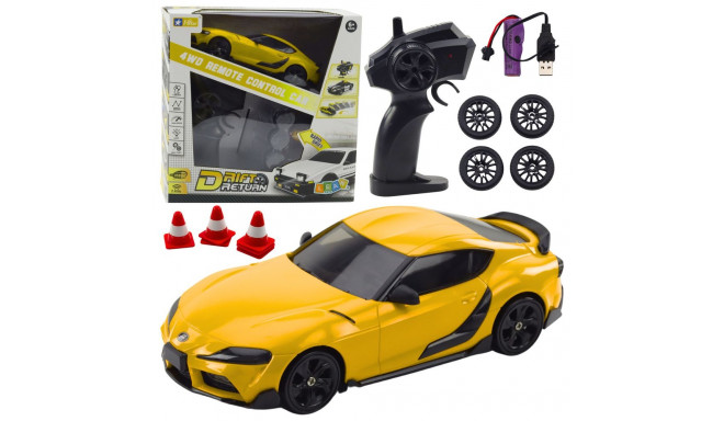 zdaljuhitav RC 4WD kollane driftisportauto vahetatavate ratastega
