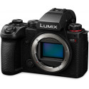 Panasonic Lumix DC-S5 II + 24-60mm