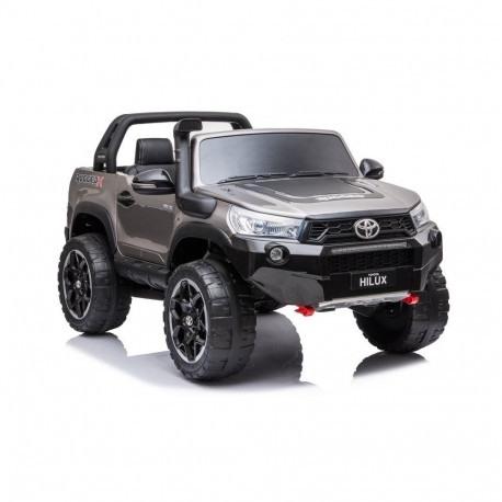Auto akuga Toyota Hilux hõbedane lakitud