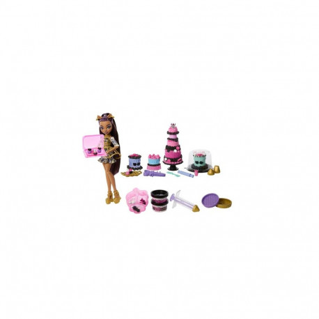 Monster High Scary Sweet Birthday Cake Kit with Clawdeen Wolf Doll and 20+ Decorating Accessories