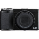Ricoh GR IV, must