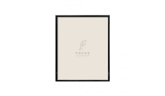 Focus Lily Black 30x40