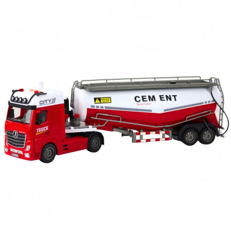 tsementitsistern veoauto veefunktsioon tulede ja helidega