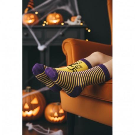 SOKISAHTEL ELVIRA meriinovillased musta kassi ja triipudega Halloweeni sokid lastele