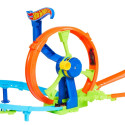 Hot Wheels® kiirendusega võistlusrada Hot Wheels® kiirendusega võistlusrada