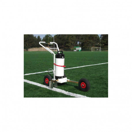 Pihustiga jalgpalliväljaku joonemasin