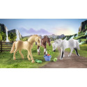 PLAYMOBIL WORLD OF HORSES kolm hobust sadulatega 71356