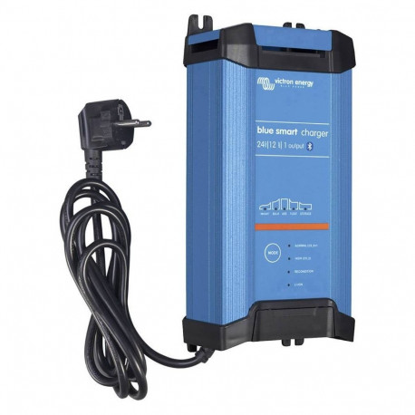 Blue Smart laadija IP22 24/12 (1)