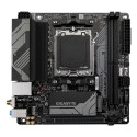 Gigabyte A620I AX 1.0 Processor family AMD Processor socket AM5 DDR5 DIMM Supported hard disk drive 