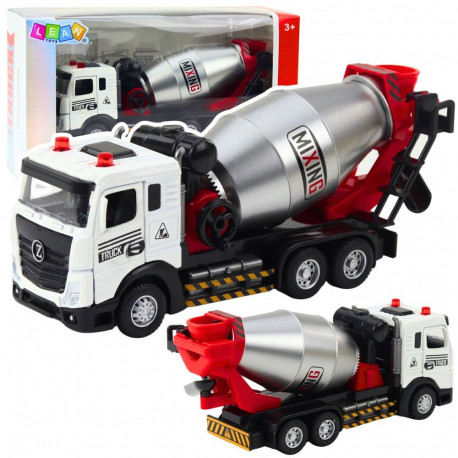 betoonisegisti ehitussõiduk metallist kabiin pöörlev trummel tuled helid