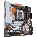 "Gigabyte B850M FORCE"
