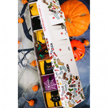 SOKISAHTEL HALLOWEEN üllatuspakk 7 sokipaariga igaks nädalapäevaks 444, 446