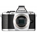 Olympus OM-D E-M5  корпус, серебристый