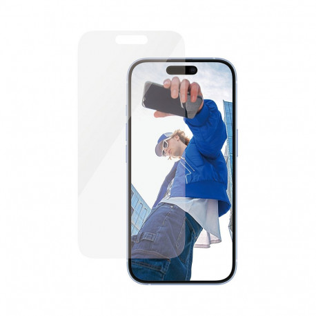 "PanzerGlass iPhone 16 Classic Fit"