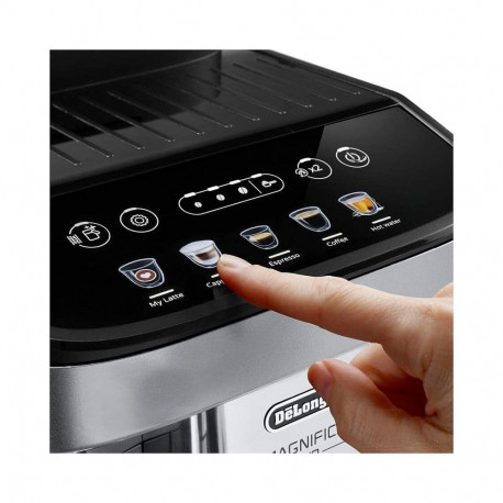 "DeLonghi Kaffeemaschine Magnifica Evo *schwarz/silber*"