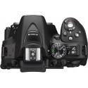 Nikon D5300 + 18-140mm VR Kit, must