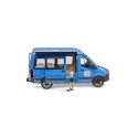 mb sprinter matkaauto figuuriga ja tarvikutega