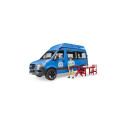 mb sprinter matkaauto figuuriga ja tarvikutega