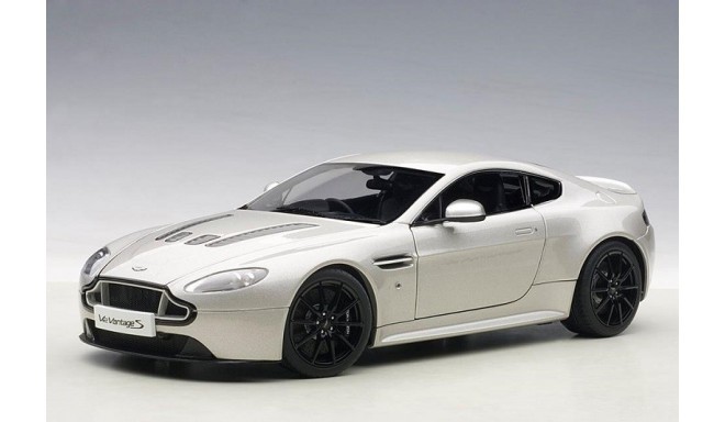 Autoart mudelauto Aston Martin V12 Vantage S 2015, hõbedane