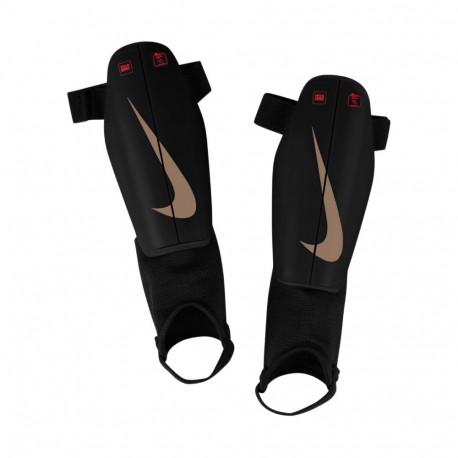 Nike säärekaitsmed DX4610 011 Charge lastele, mustad